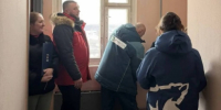Константин Цуриков проверил ход ремонта подъезда в рамках проекта «Школа ЖКХ» - ProReutov.Ru